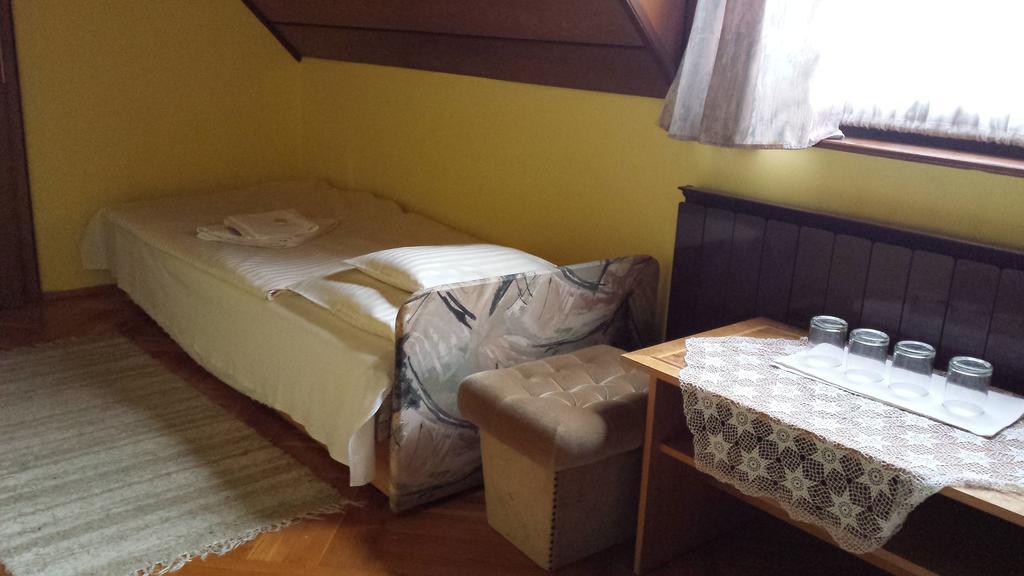 Bed and Breakfast Kocsis Panzio Es Etterem Комаром Номер фото